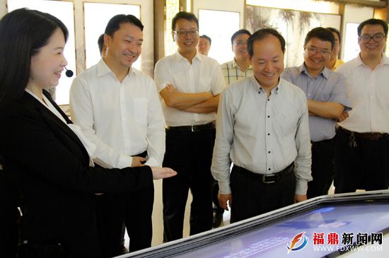 黃德安參與“趣味答題”電子互動平臺測試活動1.JPG