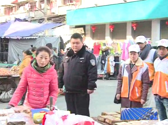 團市委組織志愿者開展 “臟亂堵”綜合整治志愿服務活動