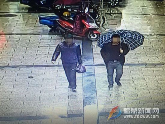 手機放上衣兜瞬間被偷 民警提醒冬季注意防盜.jpg
