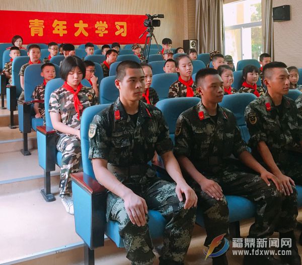 福鼎市理論輕騎兵“青年說”小分隊(duì)走進(jìn)警營——宣講習(xí)近平新時(shí)代中國特色社會主義思想