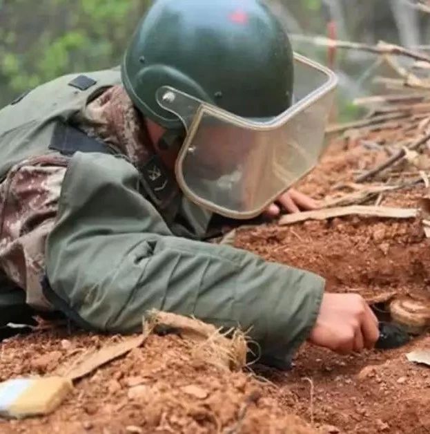 不要再低調了，請@你身邊可親可敬的國防人物！