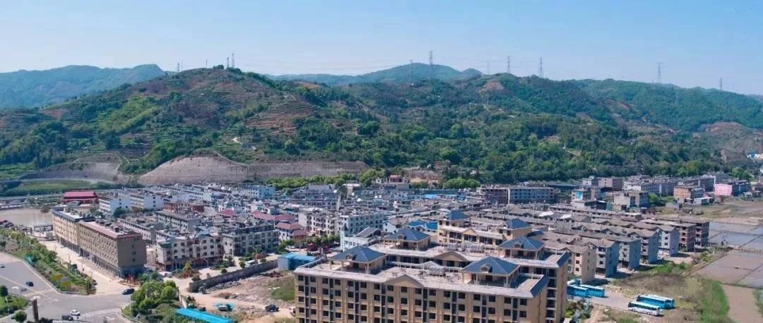 從年人均收入100元到25000元，這個(gè)村打了一場(chǎng)漂亮的“翻身仗”
