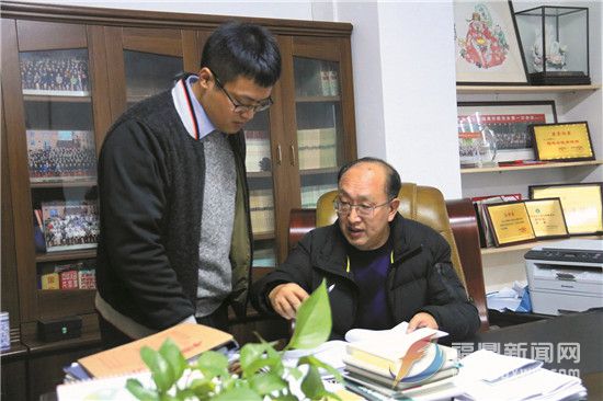 【委員風采】曾鋒：發揮律師優勢 積極履職盡責