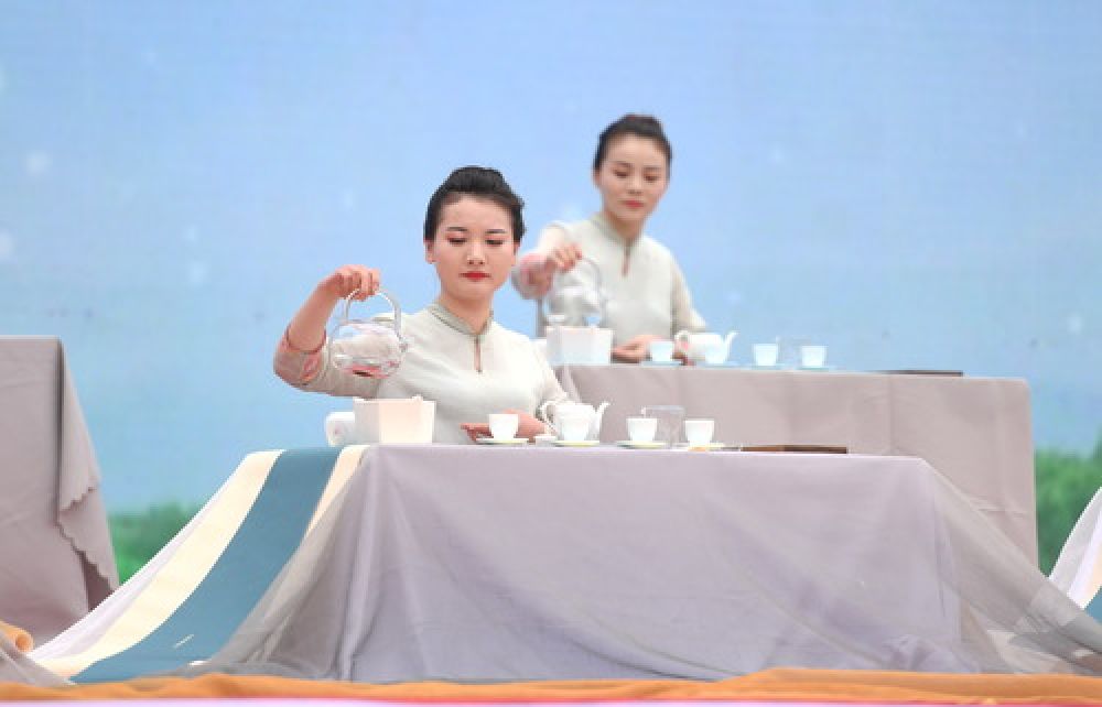 福鼎舉辦第九屆白茶開(kāi)茶節(jié)