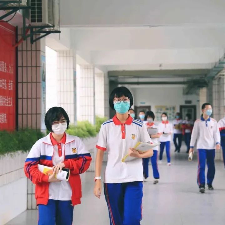 最新通知！低風險地區校園內學生不需戴口罩！
