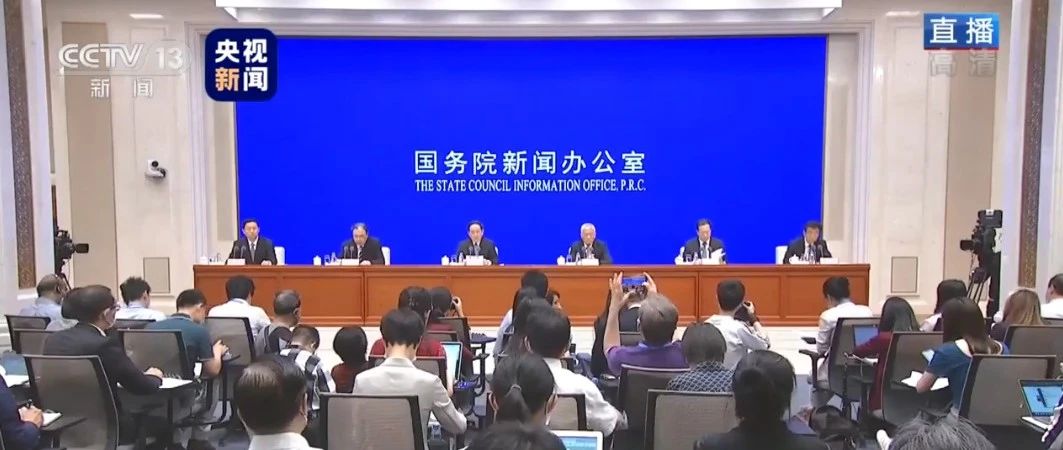 新冠疫苗優先為誰接種？還要繼續戴口罩嗎？權威回應→