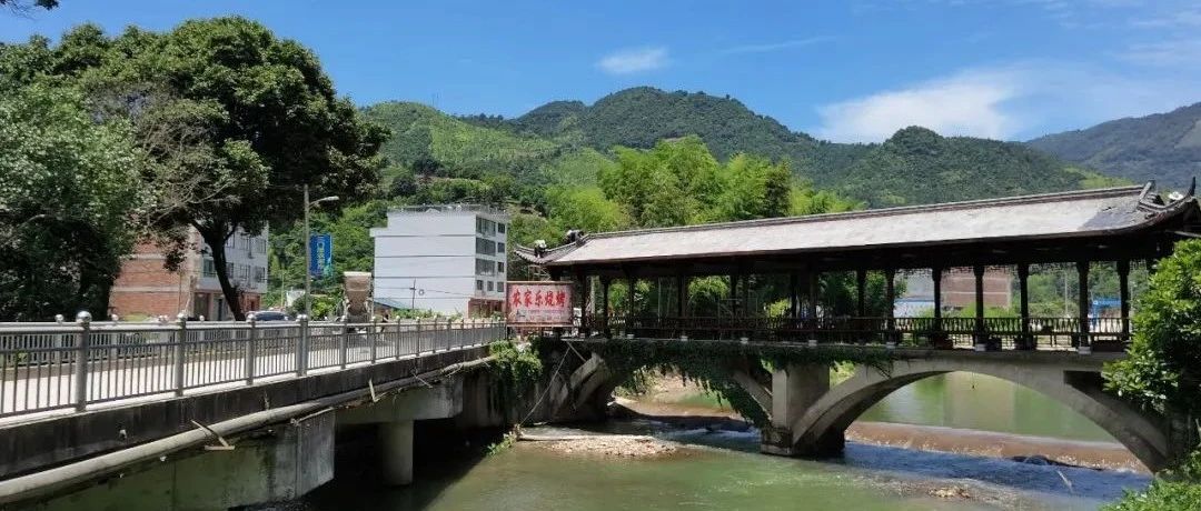 三門里，“三扇門”！