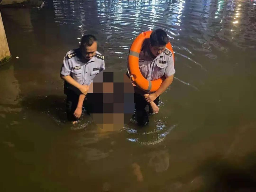 【教育整頓】福鼎一婦女賭氣跳河，民警火速救援！