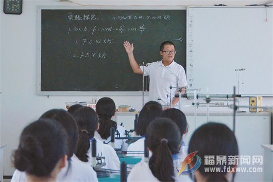 林國：躬身教育 率先垂范