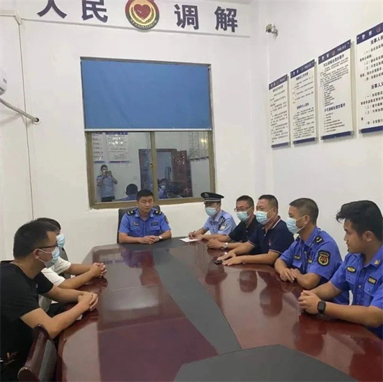 福鼎兩男子亂貼小廣告，然后……