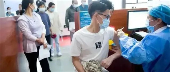 新冠疫苗“第三針”來啦！誰能打？怎么打？看這里！