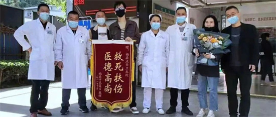 生死時速！男子心臟驟停，點頭衛生院緊急搶救……