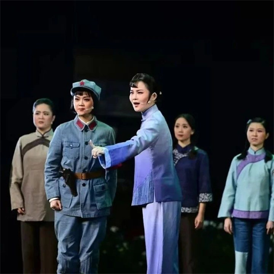 新編現代越劇《金維嬌》在福州首演！