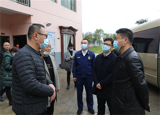 市領導開展節前市場供應、安全生產和疫情防控工作檢查