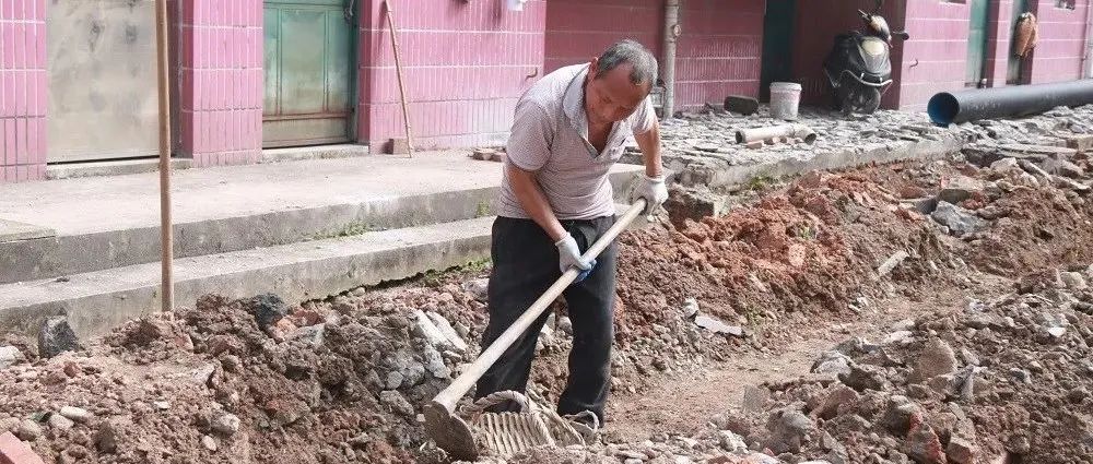 福鼎這地段的老舊小區改造中，預計3月中旬完工