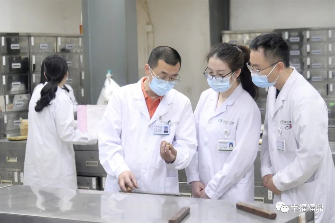 邱健，“全國五一勞動獎章”獲得者！