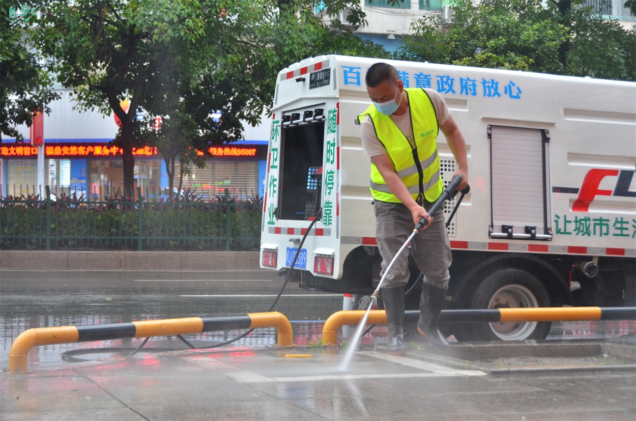 市城市管理局環境積極落實我市環境衛生整治統一行動