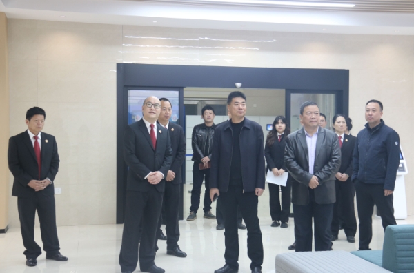 林青到市法院、市檢察院走訪調研